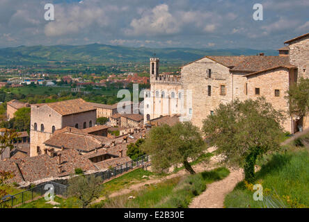 L'Italie, l'Ombrie, Gubbio, palais Podesta, Palais des Consuls, vu de la cathédrale Banque D'Images