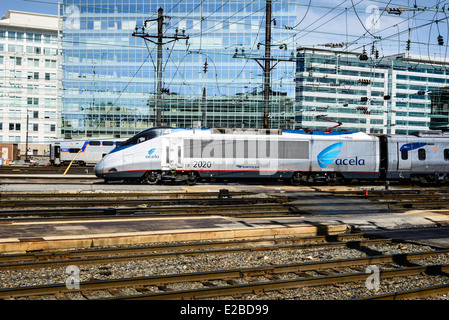 Locomotive Amtrak Acela Express No 2020, Union Station, Washington, DC Banque D'Images