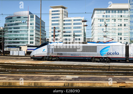 Locomotive Amtrak Acela Express No 2020, Union Station, Washington, DC Banque D'Images