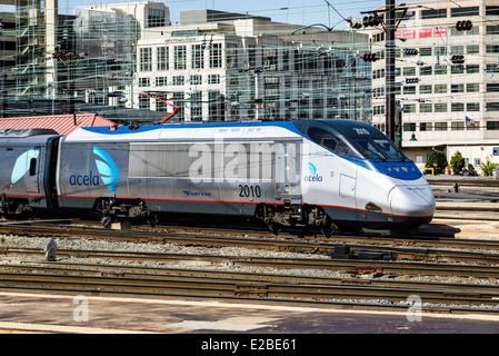 Locomotive Amtrak Acela Express No 2010, Union Station, Washington, DC Banque D'Images