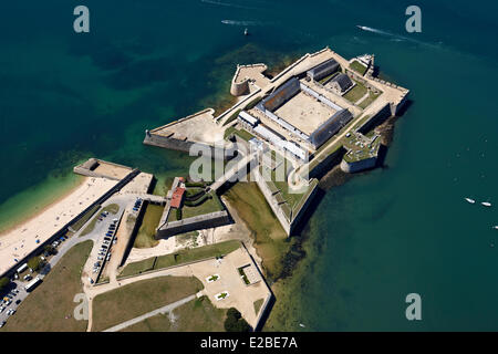 France, Morbihan, Port Louis, La Citadelle remanié par Vauban, à l'entrée du port de Lorient (vue aérienne) Banque D'Images