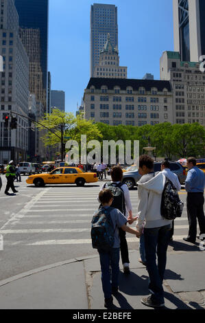 United States, New York, Manhattan, Midtown, 5e Avenue à Grand Army Plaza Banque D'Images