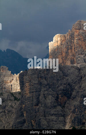 L'Italie, Vénétie, province de Belluno, Dolomites, inscrite au Patrimoine Mondial de l'UNESCO, San Vito di Cadore, Croda da Lago Banque D'Images