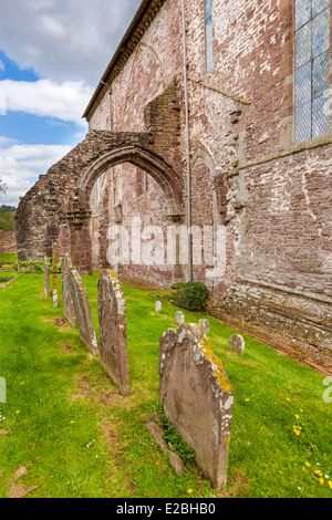 Dore Abbey, une ancienne abbaye cistercienne dans le village de Dore l'abbaye dans la vallée d'Or, Nièvre, Pays de Galles, Royaume-Uni, Banque D'Images