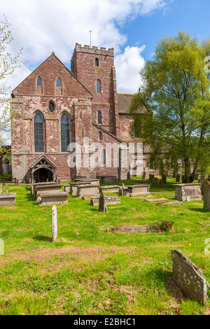 Dore Abbey, une ancienne abbaye cistercienne dans le village de Dore l'abbaye dans la vallée d'Or, Nièvre, Pays de Galles, Royaume-Uni, Banque D'Images