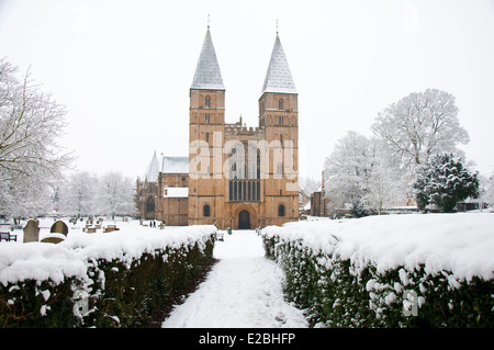 Neige à Southwell Minster, Lancashire England UK Banque D'Images