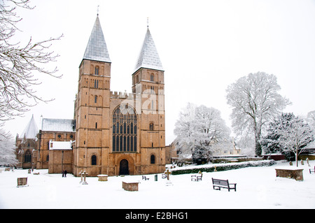 Neige à Southwell Minster, Lancashire England UK Banque D'Images