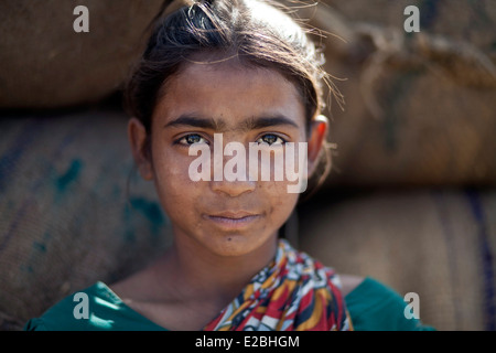 Portrait d'un travail des enfants au Bangladesh Banque D'Images