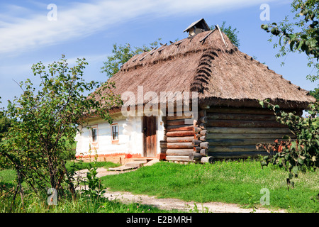 Maison rurale traditionnelle ukrainienne Banque D'Images