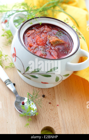 Soupe rouge' - 'bortsch russe et l'Ukrainien aliments ethniques. Banque D'Images