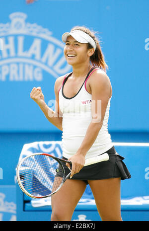 Eastbourne, Royaume-Uni. 18 Juin, 2014. Eastbourne International Aegon Heather Watson (GBR) bat Flavia Pennetta (ITA) par un score 6-7, 6-4, 6-2 dans leur 2ème tour match à Devonshire Park. Credit : Action Plus Sport/Alamy Live News Banque D'Images