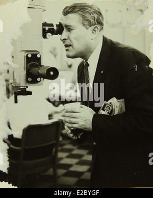 Wernher von Braun, figure clé de l'exploration spatiale, figure dans cette collection du San Diego Air and Space Museum. Connu pour son leadership dans le développement de la technologie des fusées, von Braun a joué un rôle important dans l'avancement des vols spatiaux, tant aux États-Unis qu'à l'étranger, en particulier grâce au programme Apollo de la NASA. Banque D'Images