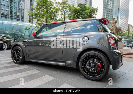 La Mini Cooper à Canary Wharf Motorexpo 2014 à Londres Banque D'Images