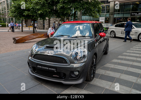 La Mini Cooper à Canary Wharf Motorexpo 2014 à Londres Banque D'Images