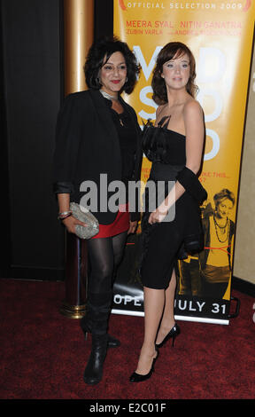 London, UK, UK. 20 juillet, 2009. Andrea Riseborough et Syal Meera dépistage VIP assister à de Mad, Bad & triste à l'Empire Leicester Square. © Ferdaus Shamim/ZUMA/ZUMAPRESS.com/Alamy fil Live News Banque D'Images