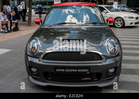 La Mini Cooper à Canary Wharf Motorexpo 2014 à Londres Banque D'Images