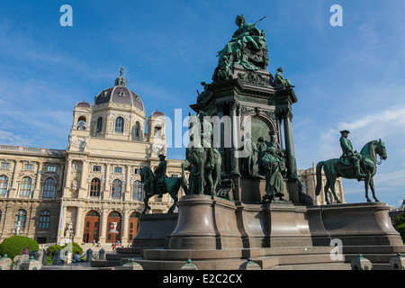 Vienne, Autriche - 28 MAI 2010 : Statue de Maria Theresa devant le Kunsthistorisches Museum ou KHM à Vienne, Autriche. Banque D'Images