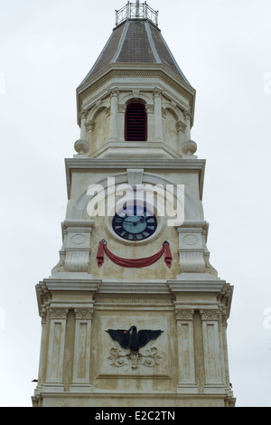 La tour de l'Hôtel de Ville de Fremantle en Australie occidentale. La photo montre le motif cygne noir, l'emblème de l'Australie occidentale. Banque D'Images