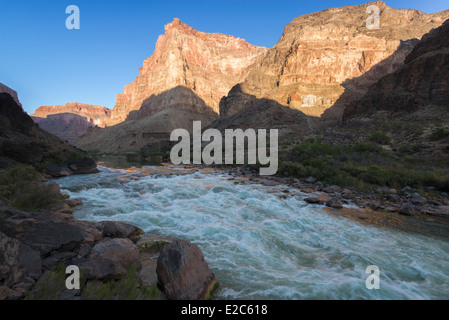 Chutes de lave, l'un des plus grands rapides sur le fleuve Colorado dans le Grand Canyon, Arizona. Banque D'Images