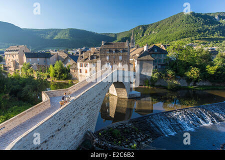 La France, la Lozère, Gévaudan, Vallée du Lot, Mende, Pont Notre Dame, le pont médiéval du 12e siècle Banque D'Images