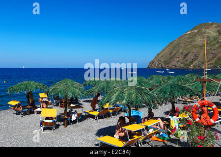 Italie, Sicile, îles Éoliennes, inscrite au Patrimoine Mondial de l'UNESCO, l'île de Lipari, plage de Canneto Banque D'Images