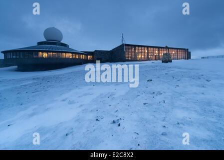 La Norvège, Finnmark, Cap Nord sur l'île de Mageroya, le Cap Nord et le centre touristique Nordkapphallen Banque D'Images