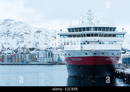 La Norvège, Finnmark, Hammerfest, le bateau MS Nordkapp at harbor Banque D'Images