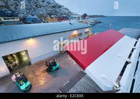 La Norvège, Finnmark, Havoysund, arrêt pour le navire Hurtigruten MS Nordkapp company Banque D'Images