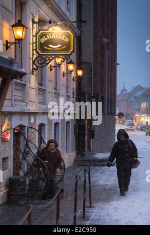 Norvège, Troms, Tromso, Olhallen le plus vieux pub de la ville Banque D'Images