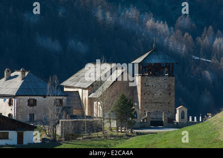 France, Hautes Alpes, Parc Naturel Régional du Queyras, MOLINES EN QUEYRAS, église et cimetière Banque D'Images