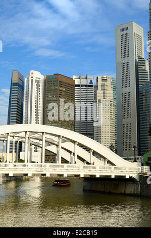 Singapour, Pont Elgin (1929) est le premier pont sur la rivière Singapour, reliant le quartier d'affaires central de reste de la ville Banque D'Images