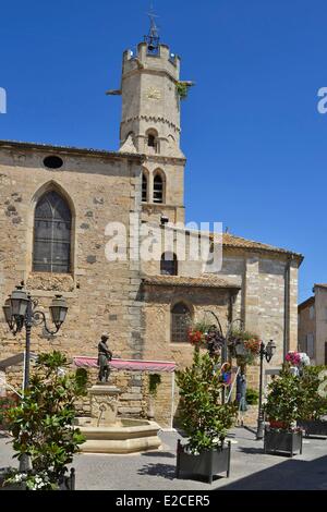 France, Herault, Villeneuve les Beziers, église romane de St Etienne du 12e siècle Banque D'Images