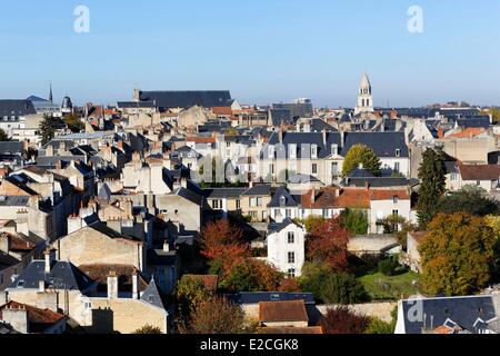 France, Vienne, Poitiers, Notre Dame la grande tour Banque D'Images