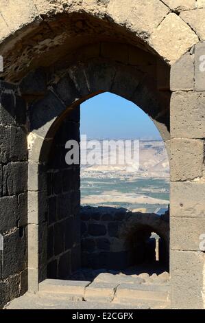 Israël, quartier Nord, la Galilée, Belvoir Fortress est une forteresse des Croisés tenir par les chevaliers hospitalier entre 1168 et 1189 donnant sur la vallée du Jourdain, les montagnes de Jordanie à l'arrière-plan Banque D'Images