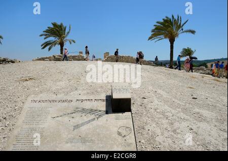 Israël, quartier Nord, Galileo, site archéologique de Megiddo qui fut habitée de 7000 à 500 avant notre ère, l'Apocalypse de l'Apôtre Jean cite Armageddon (Har Meguiddo, le Mont Megiddo) comme le lieu où les rois de la terre se rassemblent pour faire la dernière guerre, le sud de l'équitation Banque D'Images