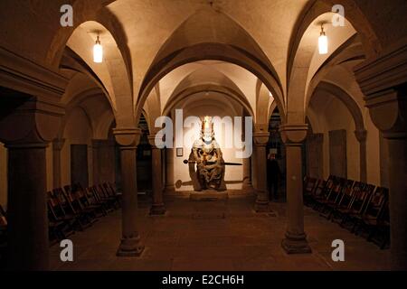 La Suisse, Zurich, cathédrale, fondée en 1100, la statue de Charlemagne (742-813) dans la crypte Banque D'Images