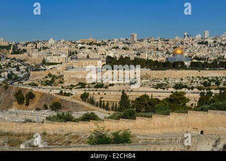 Israël, Jérusalem, ville sainte, de la vieille ville inscrite au Patrimoine Mondial de l'UNESCO, le Dôme du Rocher et la mosquée Al-Aqsa sur El Haram el Sharif vu depuis le mont des Oliviers Banque D'Images