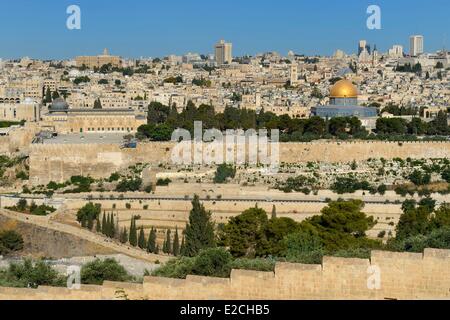 Israël, Jérusalem, ville sainte, de la vieille ville inscrite au Patrimoine Mondial de l'UNESCO, le Dôme du Rocher et la mosquée Al-Aqsa sur El Haram el Sharif vu depuis le mont des Oliviers Banque D'Images