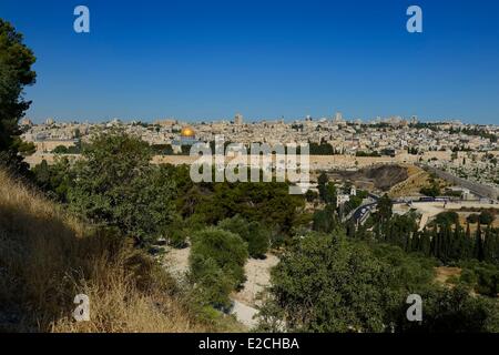 Israël, Jérusalem, ville sainte, vieille ville classée au Patrimoine Mondial de l'UNESCO, Dôme de Rock le Haram el Sharif depuis le mont des Oliviers Banque D'Images