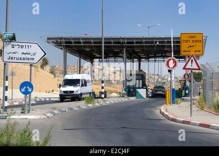 Israël, contrôle près de Har 'Homa dans le sud-est de Jérusalem, une nouvelle colonie fondée en 1997 Banque D'Images