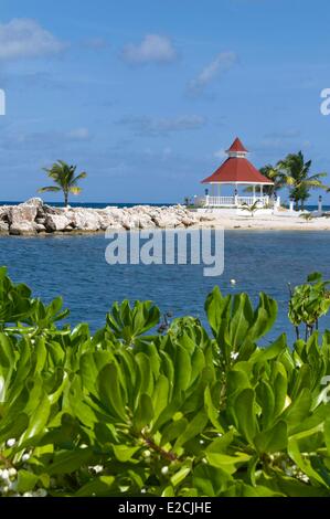 En Jamaïque, Caraïbes, paroisse de St Ann, Ocho Rios, littoral de l'resort hotel Banque D'Images