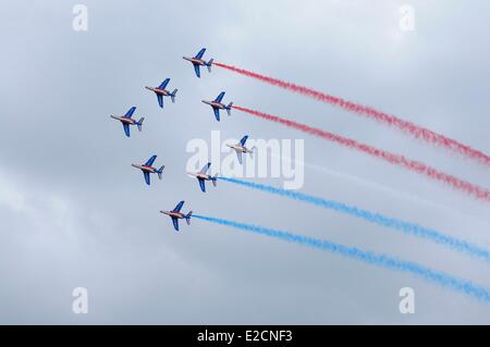 France Nord Niergnies meeting aérien de Cambrai La démonstration de la patrouille de France battant à gauche sur Alpha Jet Banque D'Images