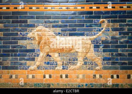 À partir de détails Babylon's Ishtar Gate dans le Pergamom Museum, Berlin, Allemagne Banque D'Images