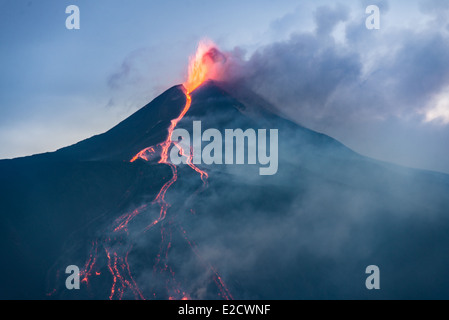 Coulées de Lave d'une éruption du volcan Etna Banque D'Images