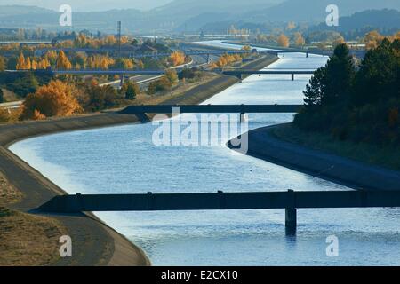 France Hautes Alpes entre Plan et Vitrolles Ventavon canal EDF Banque D'Images