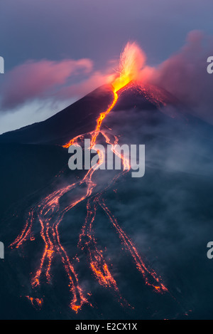 Coulées de Lave d'une éruption du volcan Etna Banque D'Images