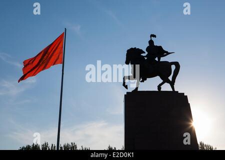 Le Kirghizistan Bichkek de Chuy Province statue sur la place Ala-Too Manas Banque D'Images