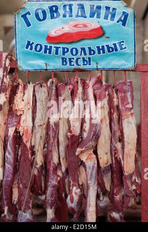 Le Kirghizistan Bichkek Province Chuy boucherie stand au marché couvert de la SST Banque D'Images