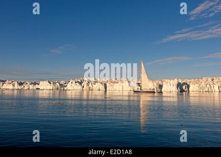 La Norvège Spitzberg Svalbard Lillieh°°k Glacier dans Krossfjorden voilier Banque D'Images