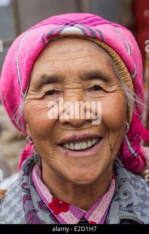 Chine Yunnan Province Dongchuan Niujie District marché local Hans personnes Banque D'Images